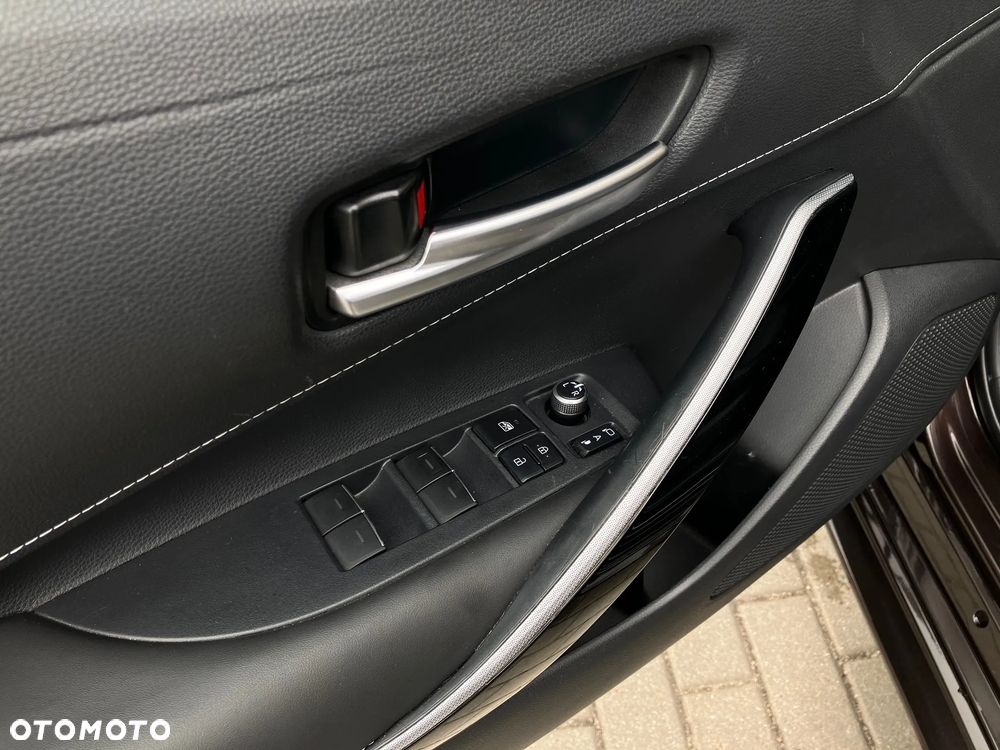Toyota Corolla 1.8 Hybrid Comfort - 32