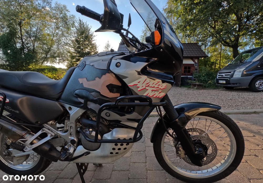 Honda XRV - 8