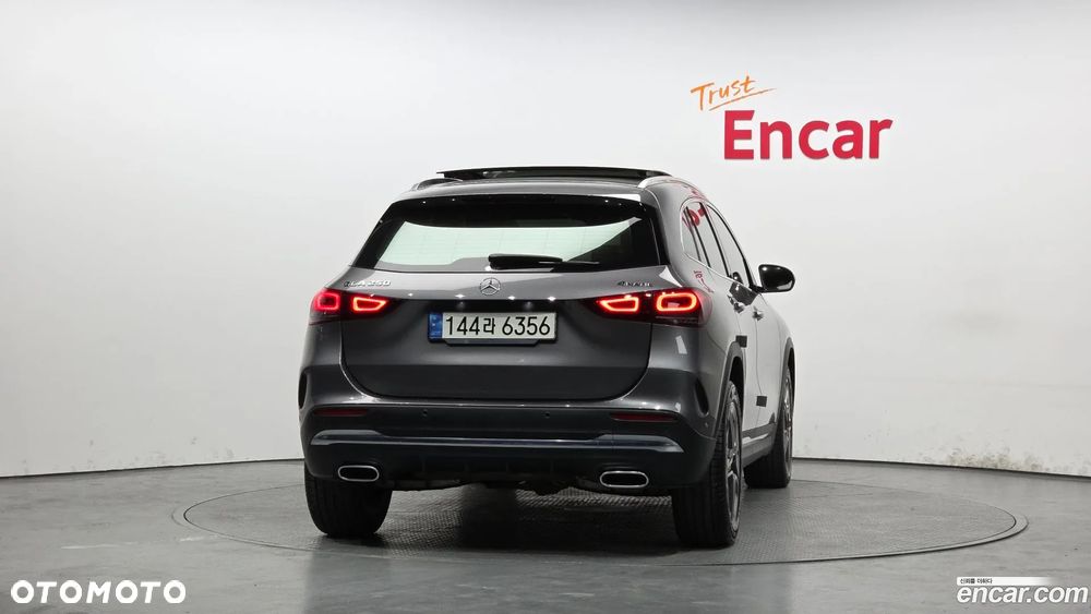 Mercedes-Benz GLA 250 4Matic 8G-DCT AMG Line - 4