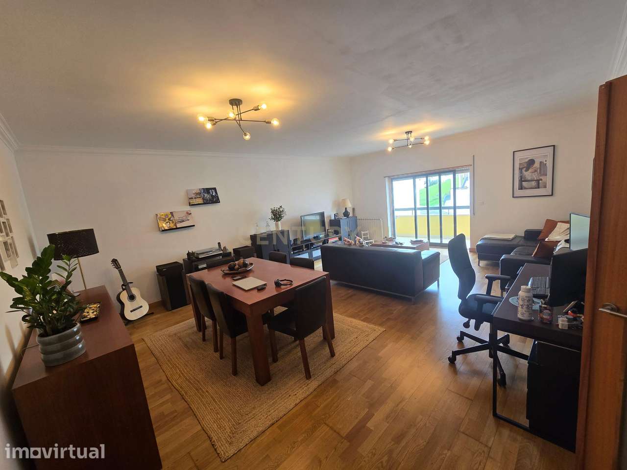 Apartamento T3 com Excelentes Áreas e Garagem na Urbanização Moinho do - Grande imagem: 3/39