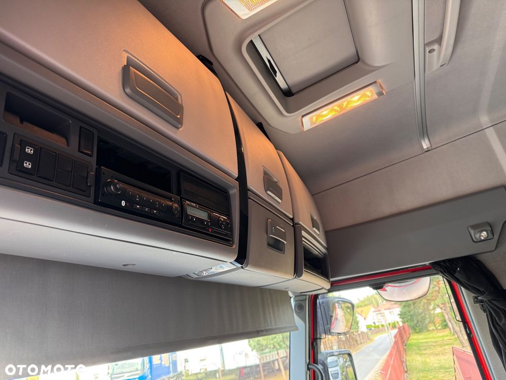 Renault T440  13 litrowy silnik !!! full ADR - 16