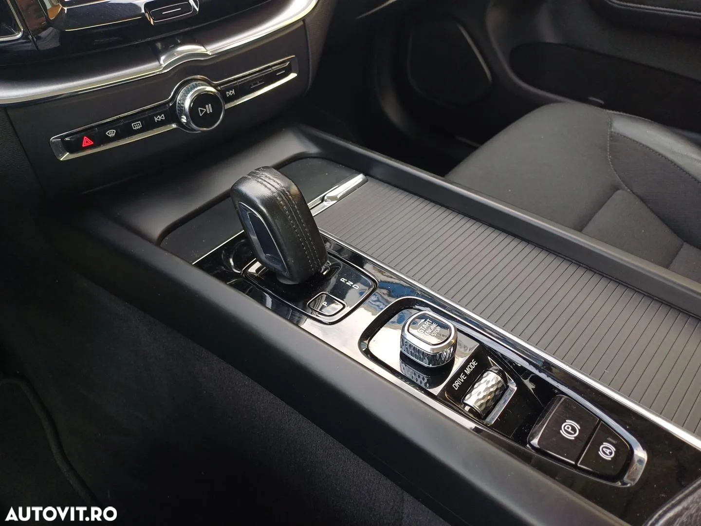 Volvo XC 60 B4 D AWD Geartronic Momentum - 14