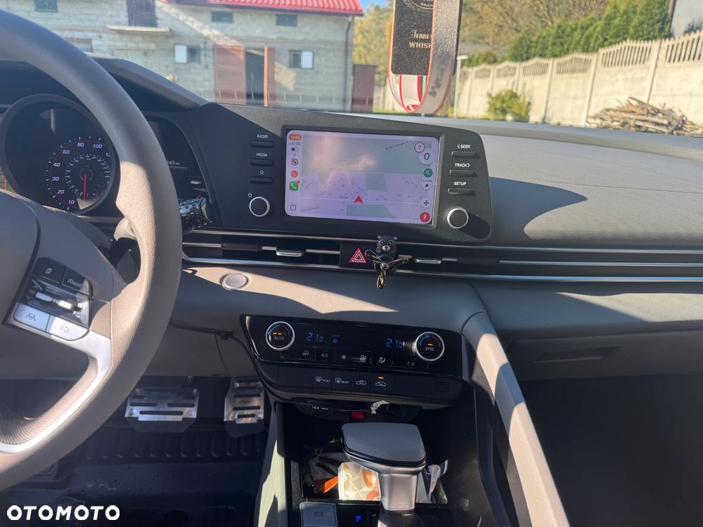 Hyundai Elantra 1.6 Style Premiere - 5