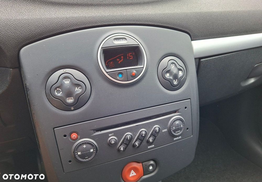 Renault Clio - 26