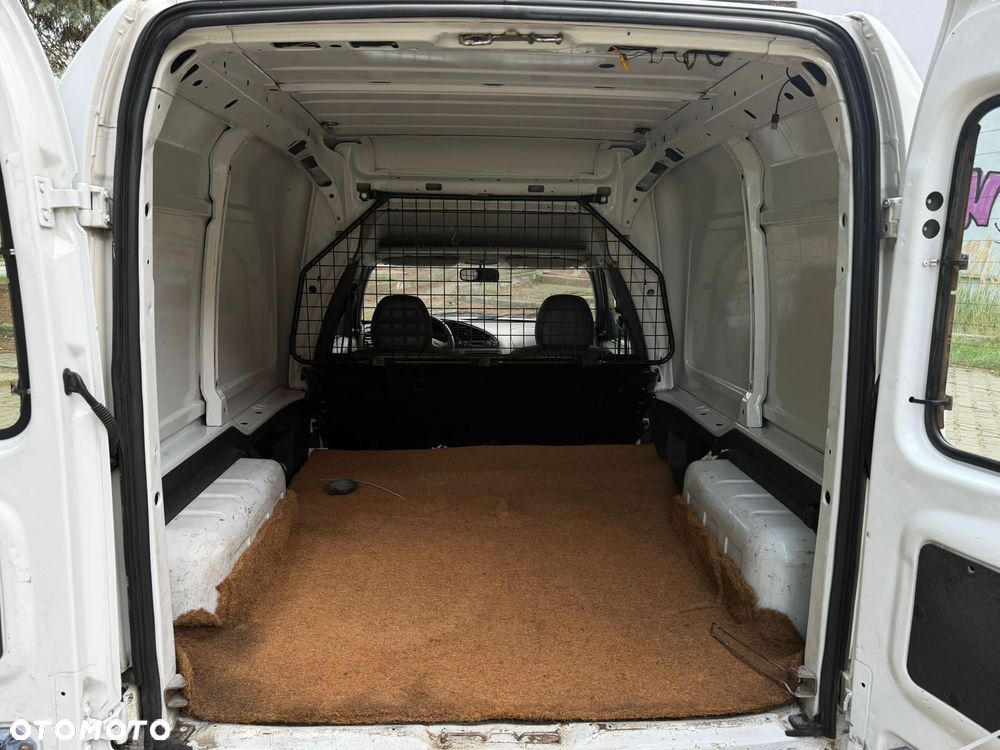 Ford Courier - 8