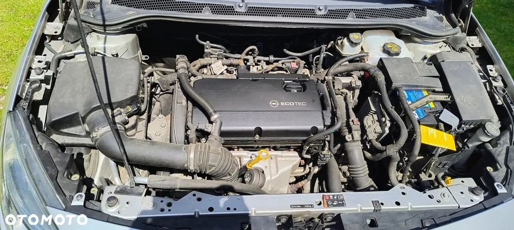 Opel Astra 1.6 Turbo - 6