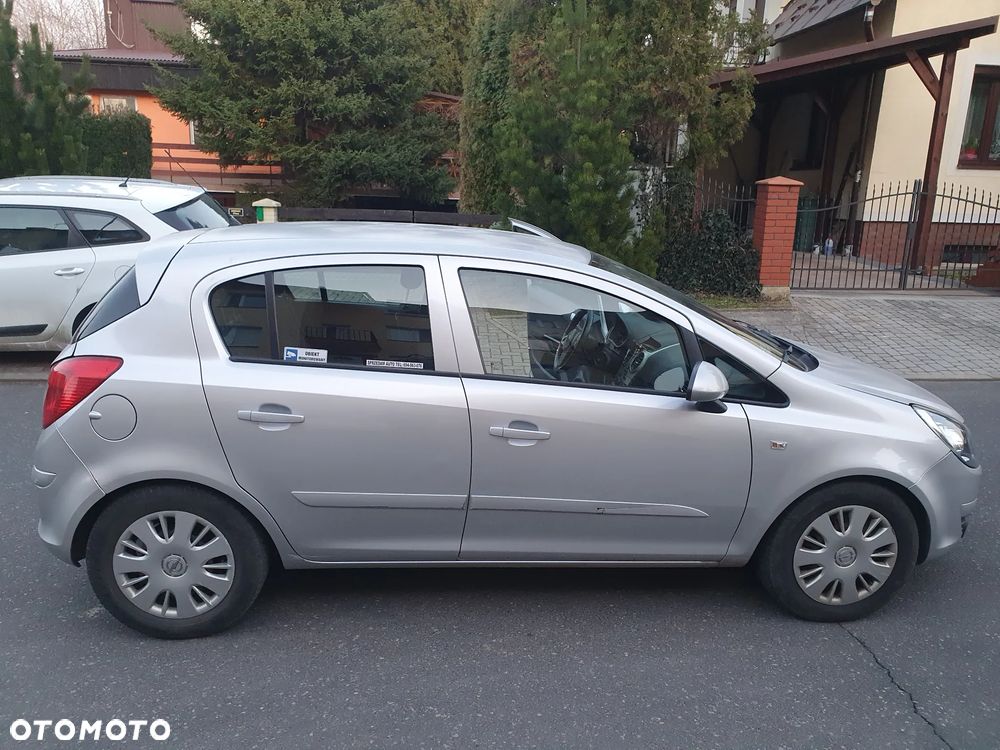 Opel Corsa 1.2 16V Essentia - 3