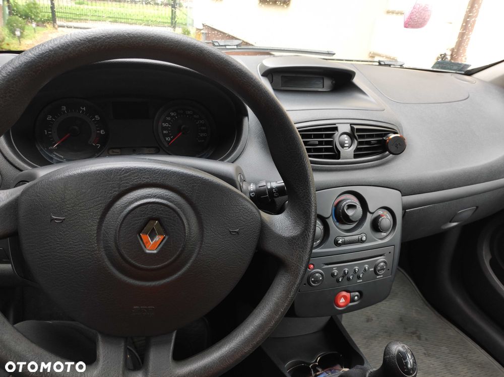 Renault Clio - 7