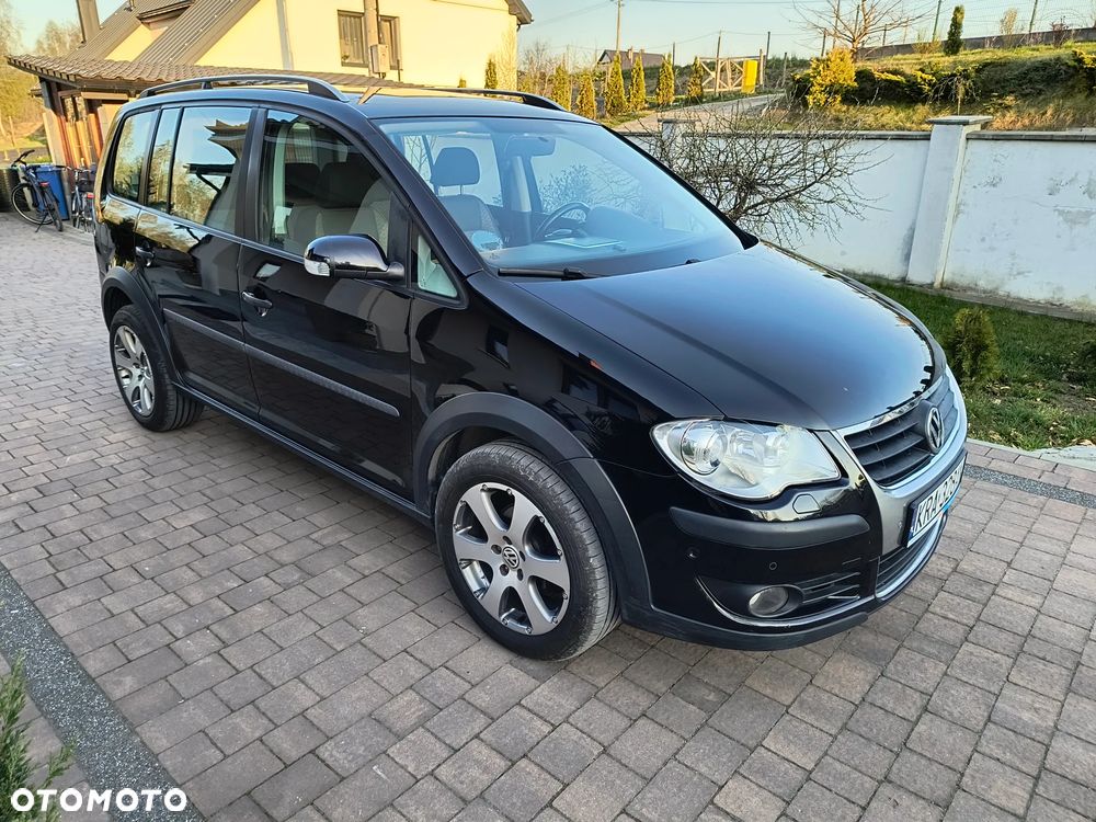 Volkswagen Touran 2.0 TDI DPF Cross DSG - 1