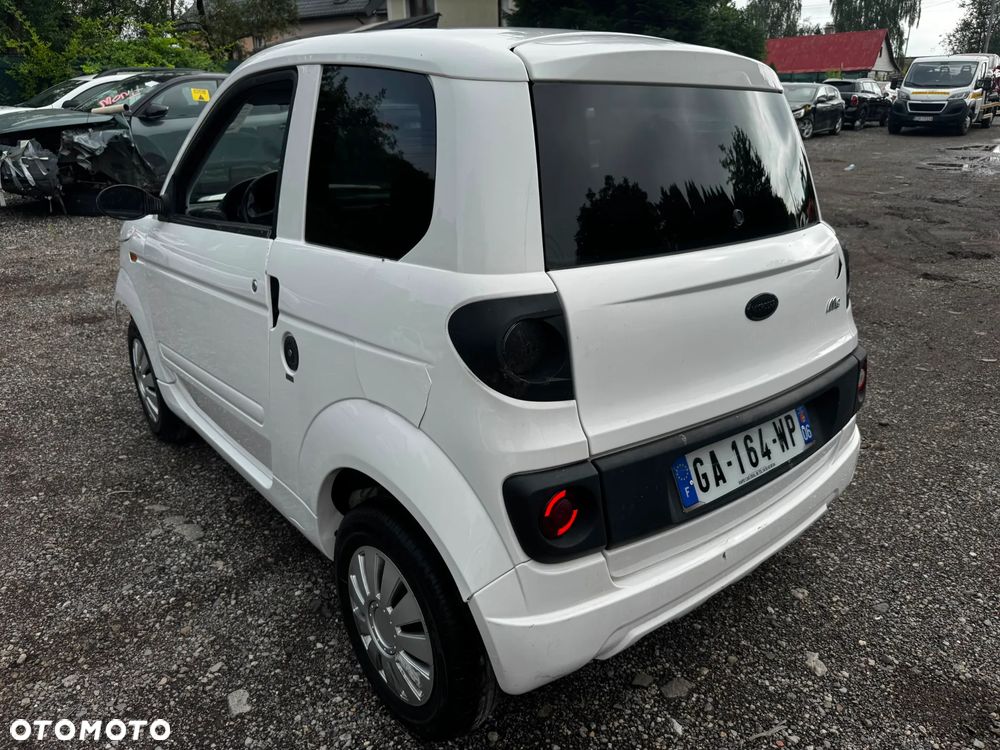 Microcar M.GO - 8