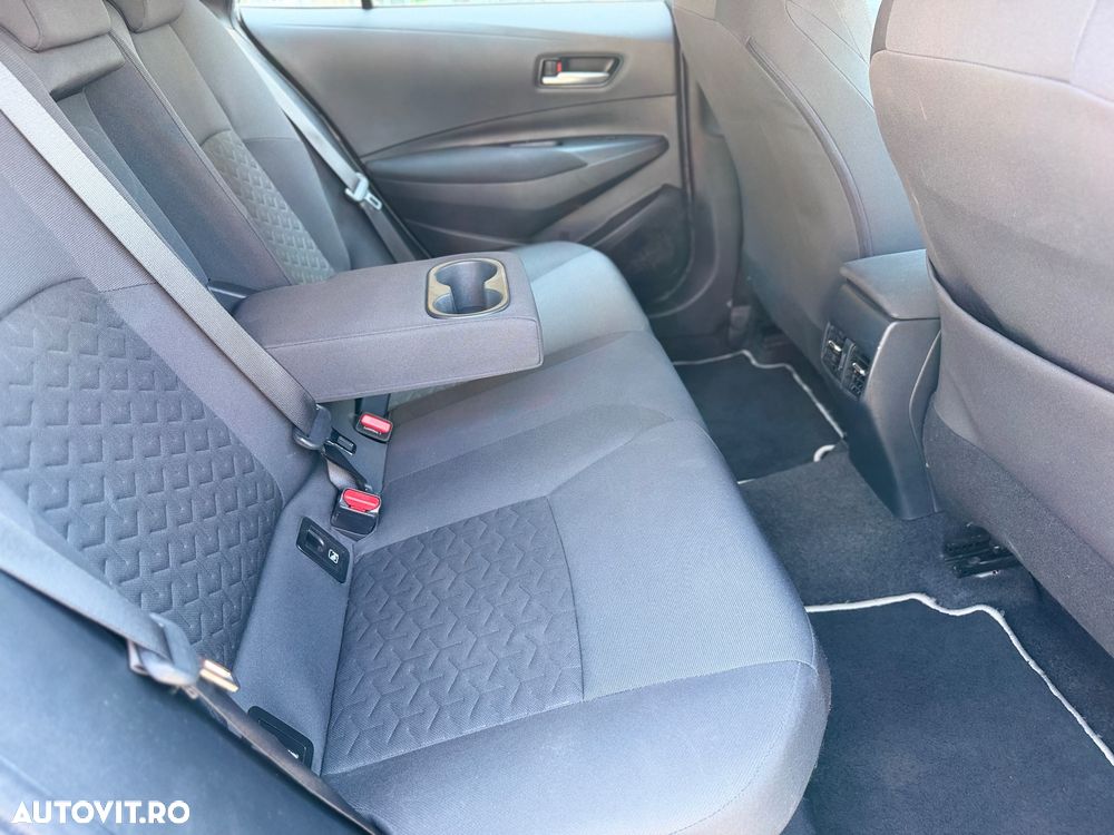 Toyota Corolla 1.8 Business Edition - 13