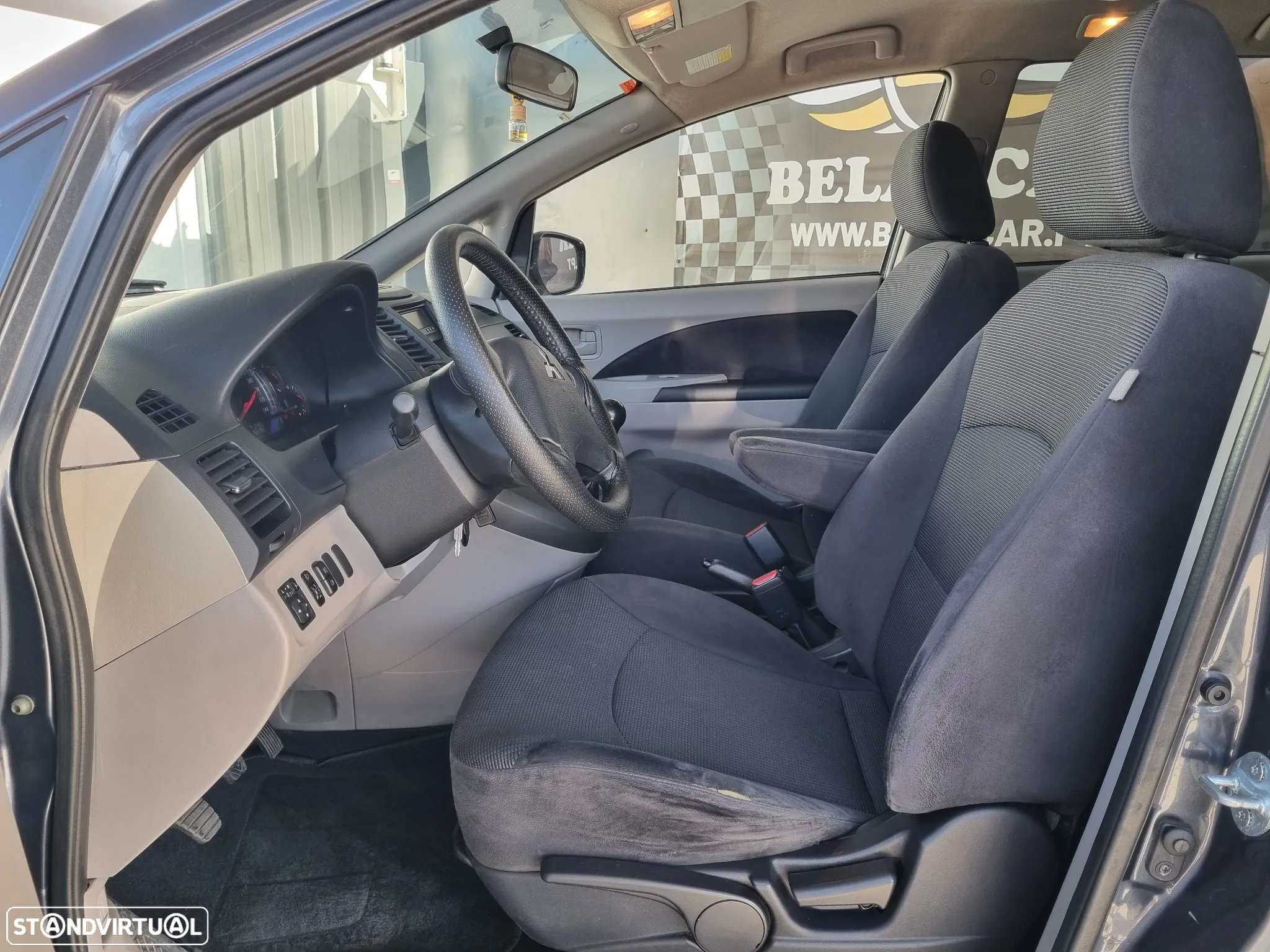 Mitsubishi Grandis 2.0 DI-D Invite - 16