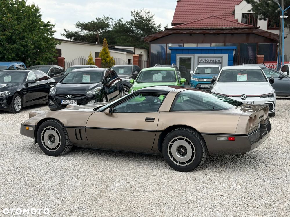 Chevrolet Corvette - 13