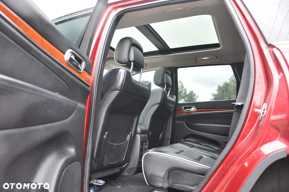 Jeep Grand Cherokee - 12