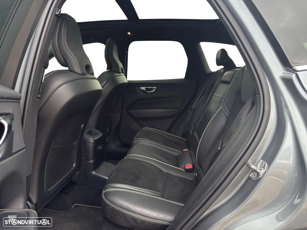 Volvo XC 60 2.0 T8 PHEV R-Design AWD - 12