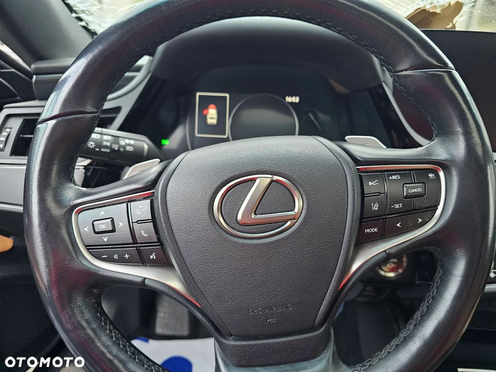 Lexus ES 300h Business Edition - 34