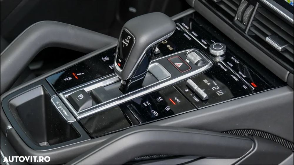 Porsche Cayenne - 10