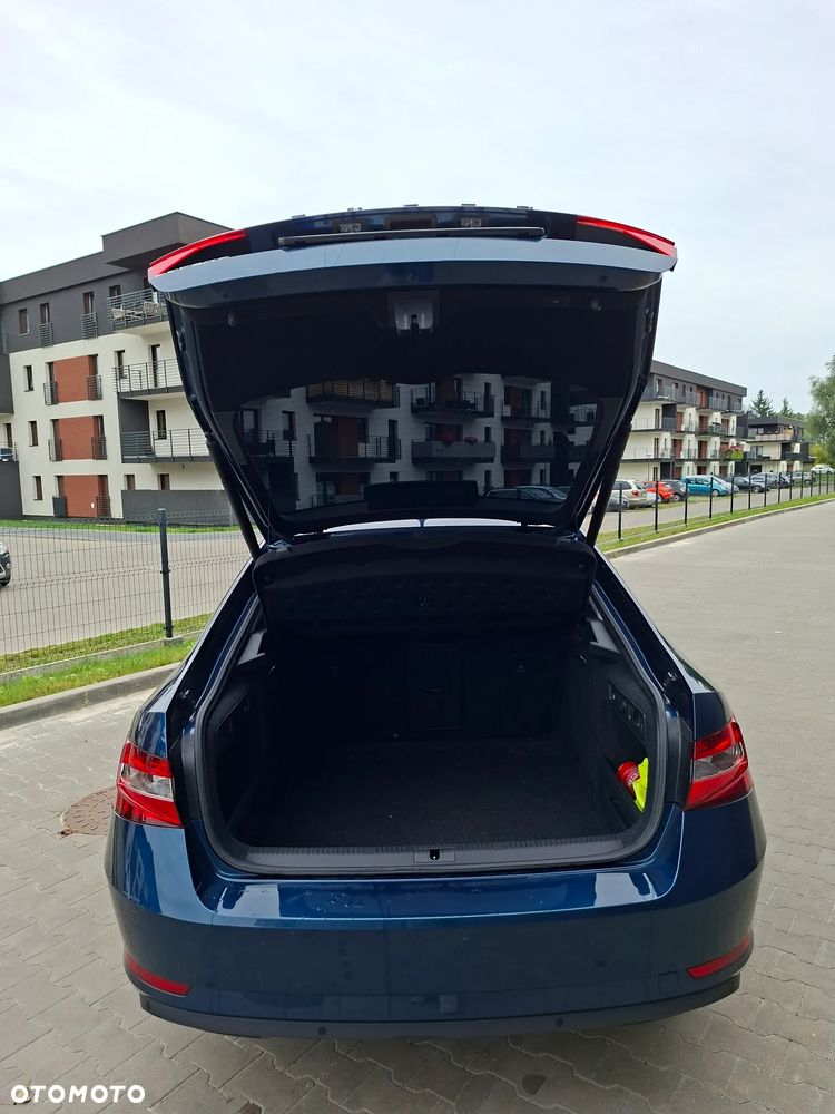 Skoda Superb 2.0 TDI SCR Ambition DSG - 11
