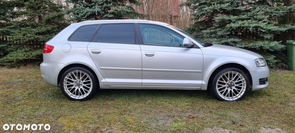 Audi A3 Sportback 1.8 TFSI Quattro Ambiente - 2