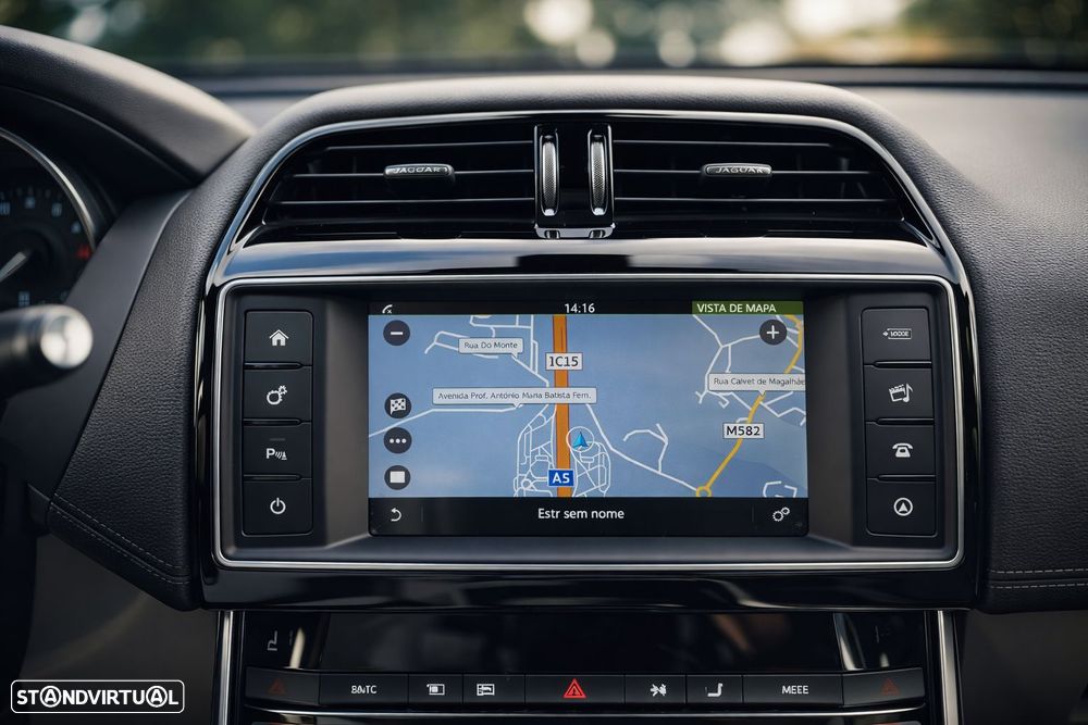 Jaguar XE 2.0 D Prestige AWD Aut. - 54