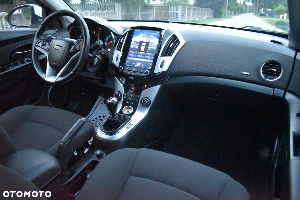 Chevrolet Cruze - 25