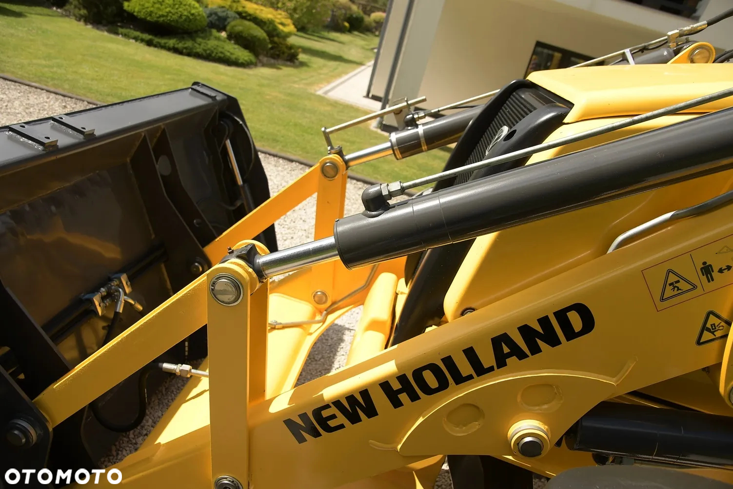 New Holland KOPARKO-ŁADOWARKA * NEW HOLLAND B110C TC * ZNAKOMITY STAN! - 17