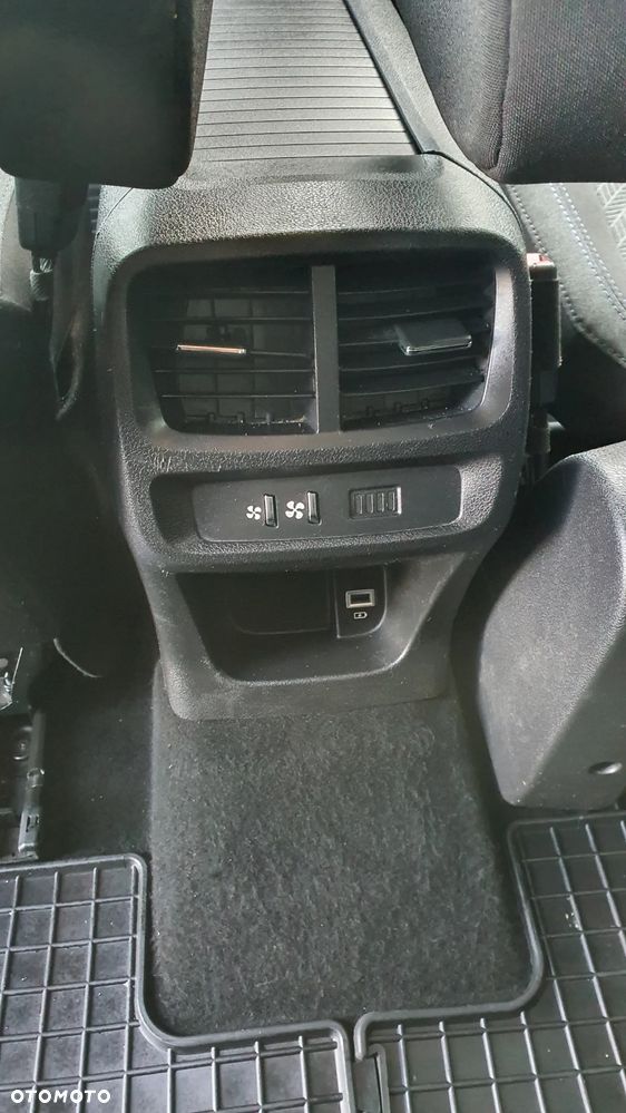Peugeot Rifter - 8