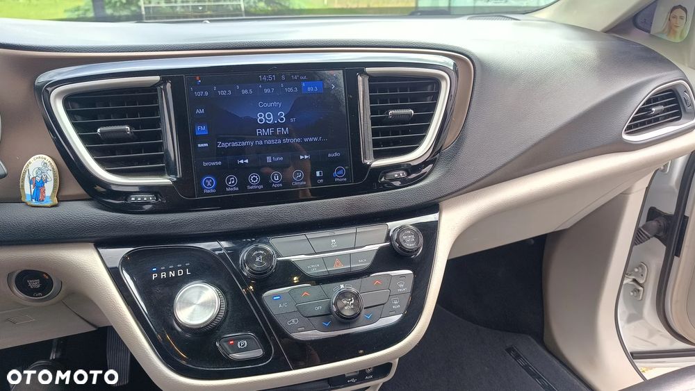 Chrysler Pacifica - 9