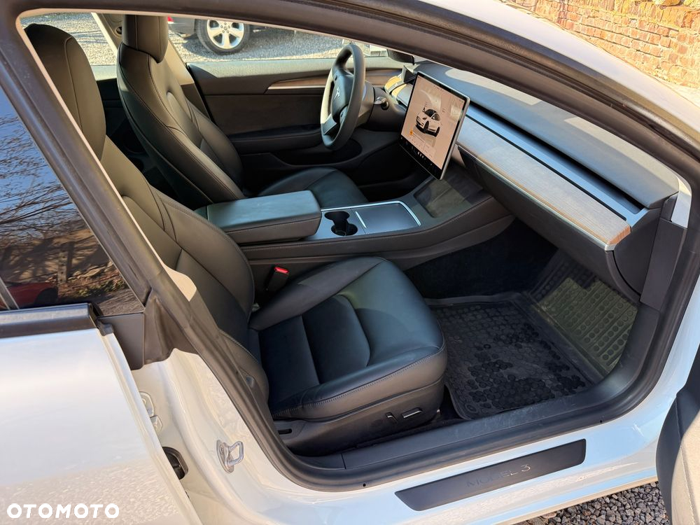 Tesla Model 3 Long Range AWD - 3