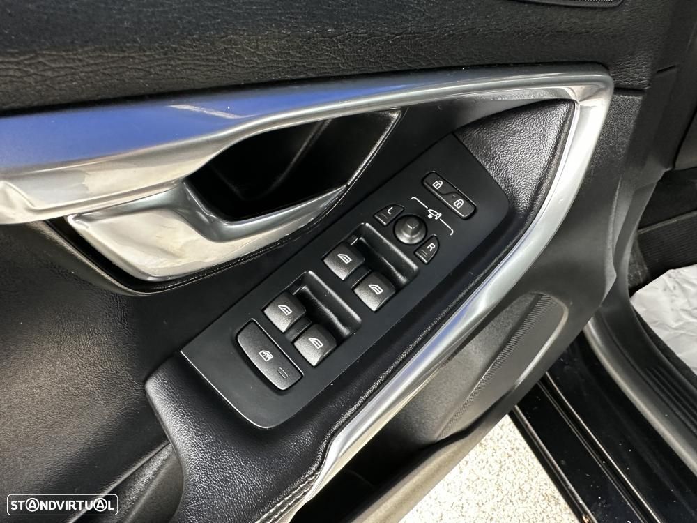 Volvo V40 2.0 D2 R-Design - 16