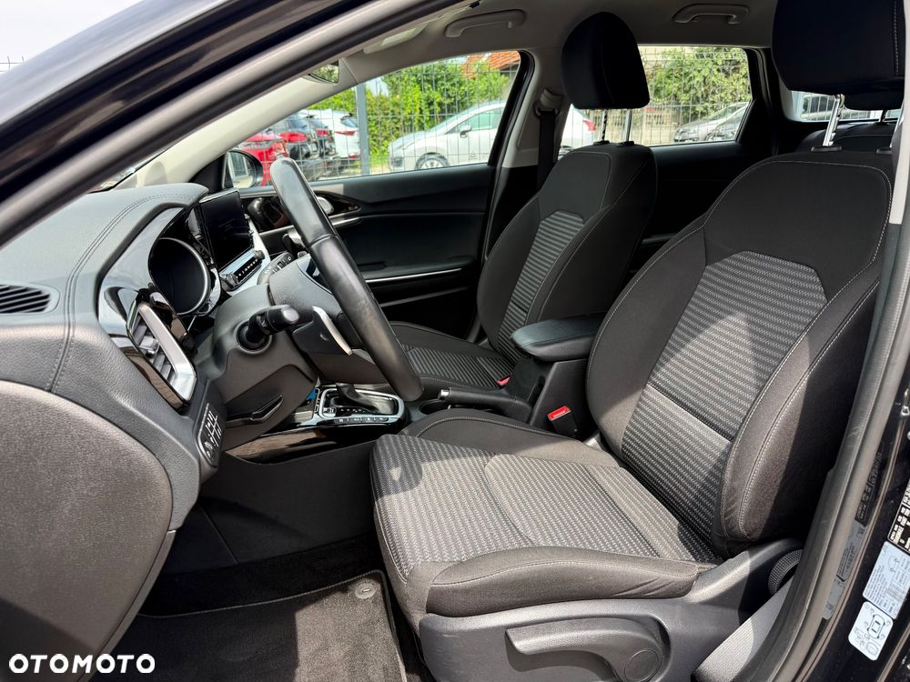 Kia Ceed 1.6 CRDi Eco-Dynamics+ (48V Mild-Hybrid) DCT7 Vision - 7