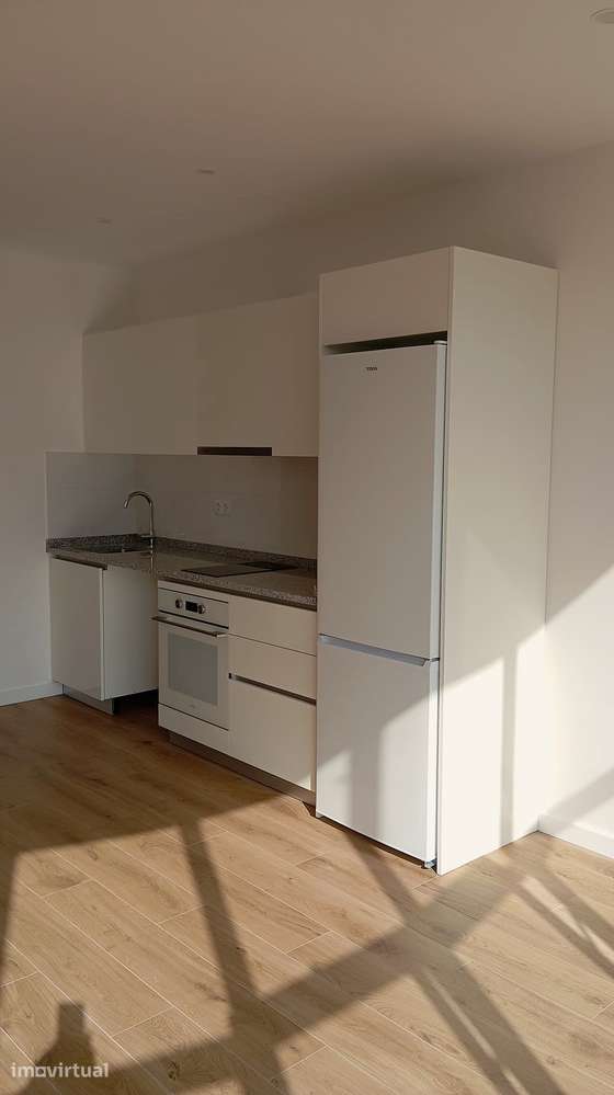 Apartamento T0 totalmente remodelado em Mafamude - Grande imagem: 4/12