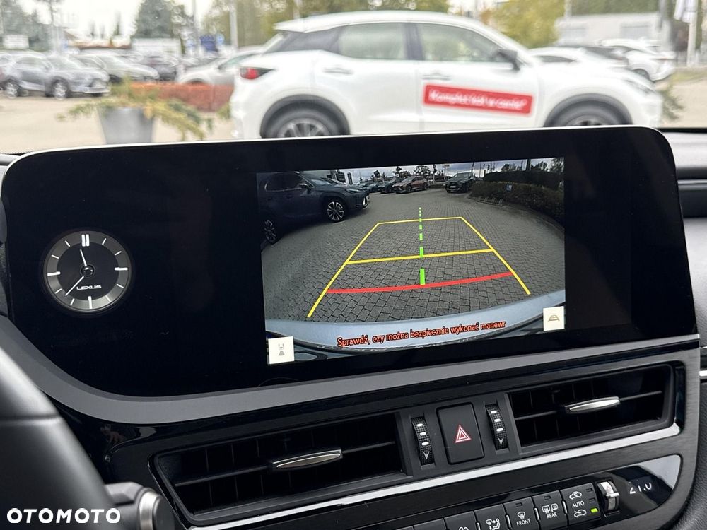 Lexus ES 300h Business Edition - 18