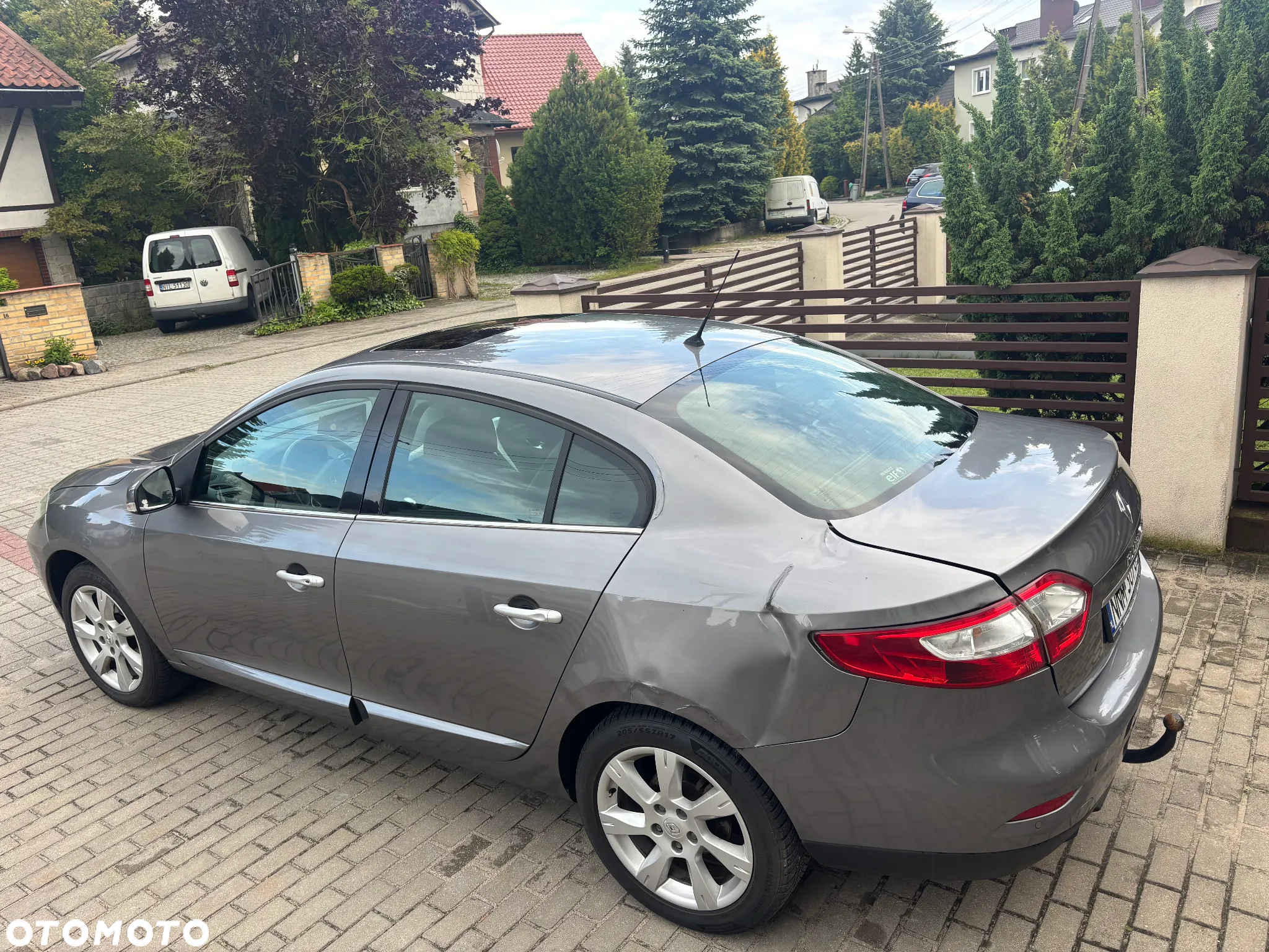 Renault Fluence 2.0 16V 140 CVT Sportway - 12