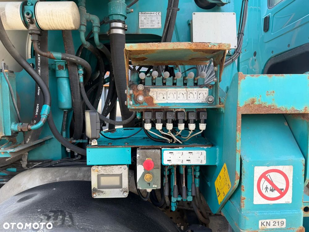 Mercedes-Benz AROCS 3742 8x4 EURO6 POMPOGRUSZKA SERMAC 4Z28 9m3 - 18