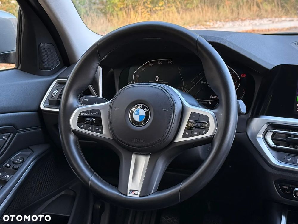 BMW Seria 3 320d Sport Line - 17