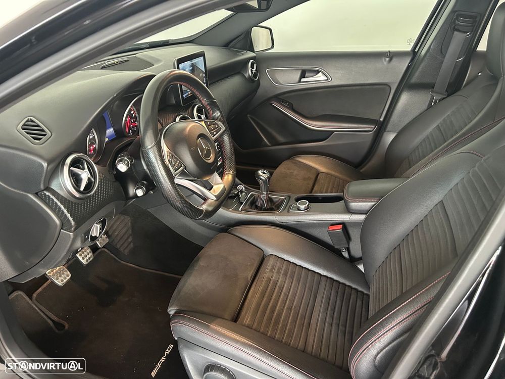 Mercedes-Benz A 200 d AMG Line - 13