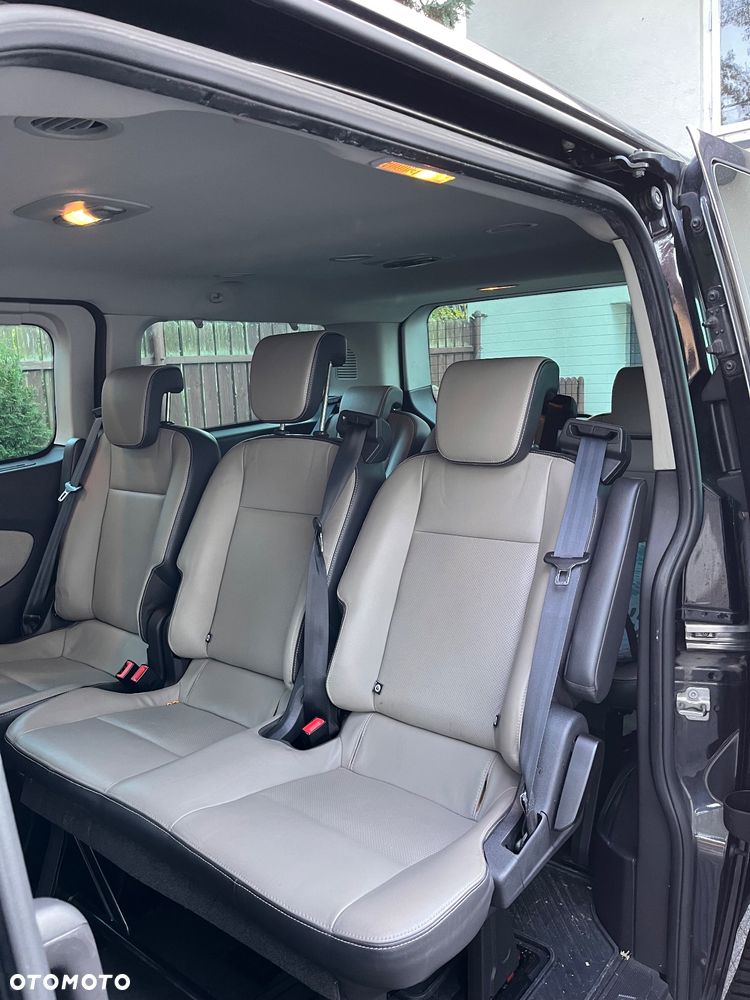 Ford Tourneo Custom - 23