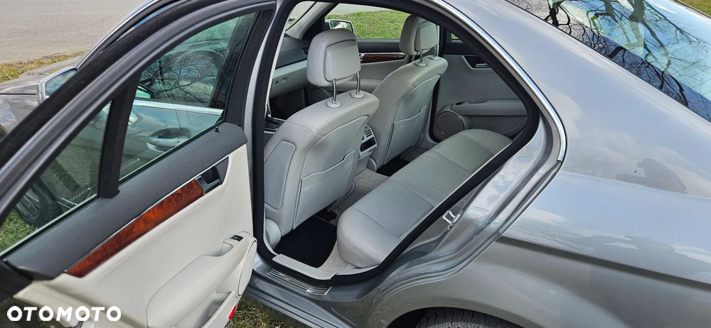 Mercedes-Benz Klasa C 350 CGI 7G-TRONIC BlueEFFICIENCY Avantgarde - 10