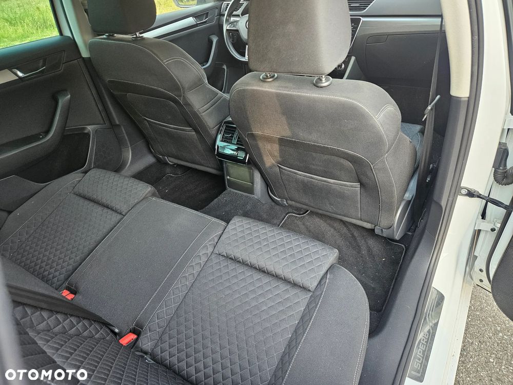 Skoda Superb 2.0 TDI DSG Sportline - 12