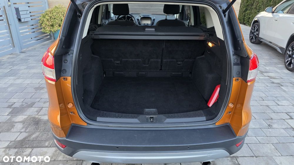 Ford Kuga 2.0 TDCi 2x4 Titanium - 21