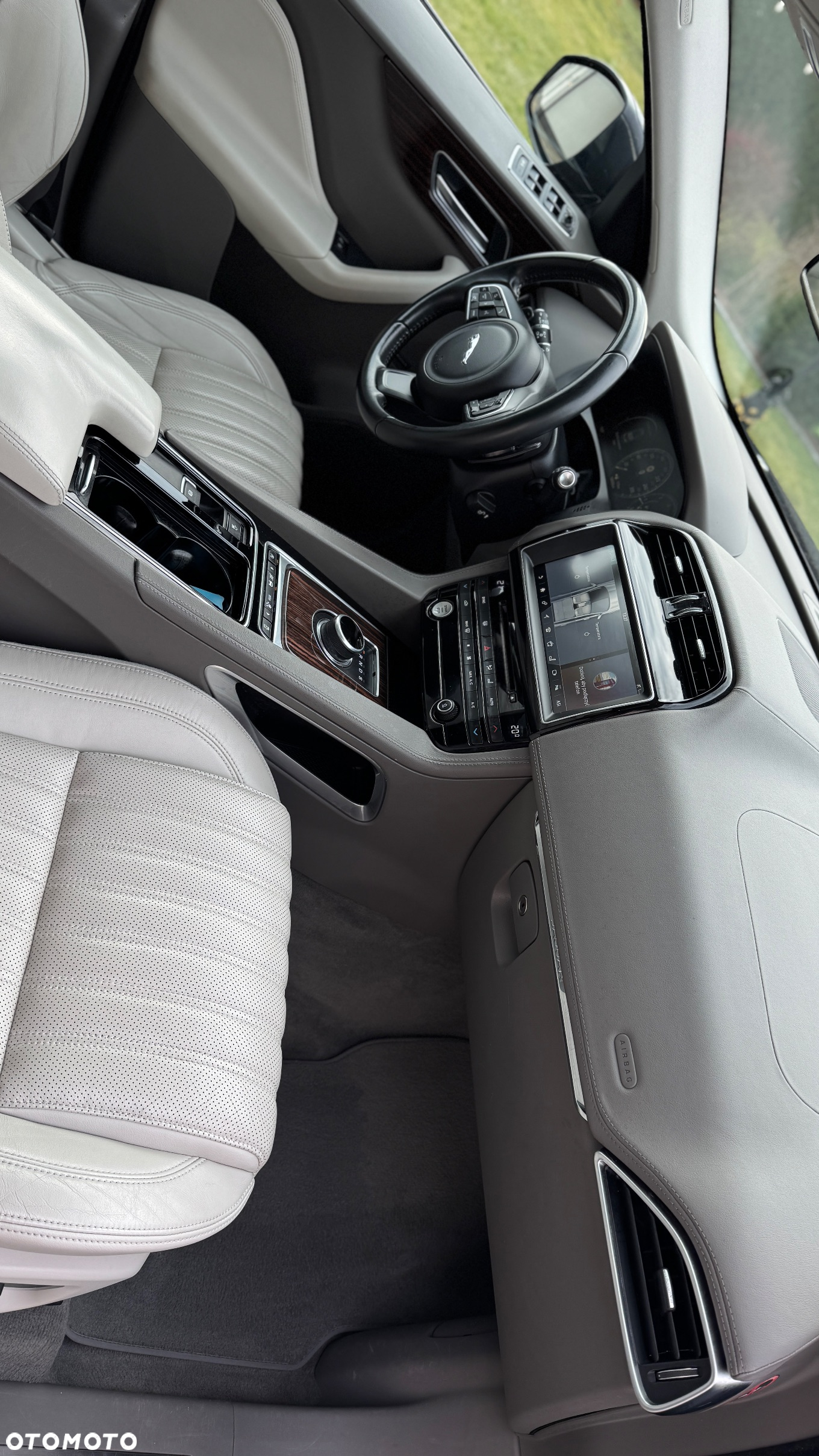 Jaguar F-Pace - 11