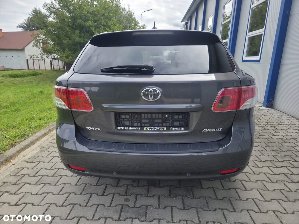 Toyota Avensis 2.0 Executive - 4