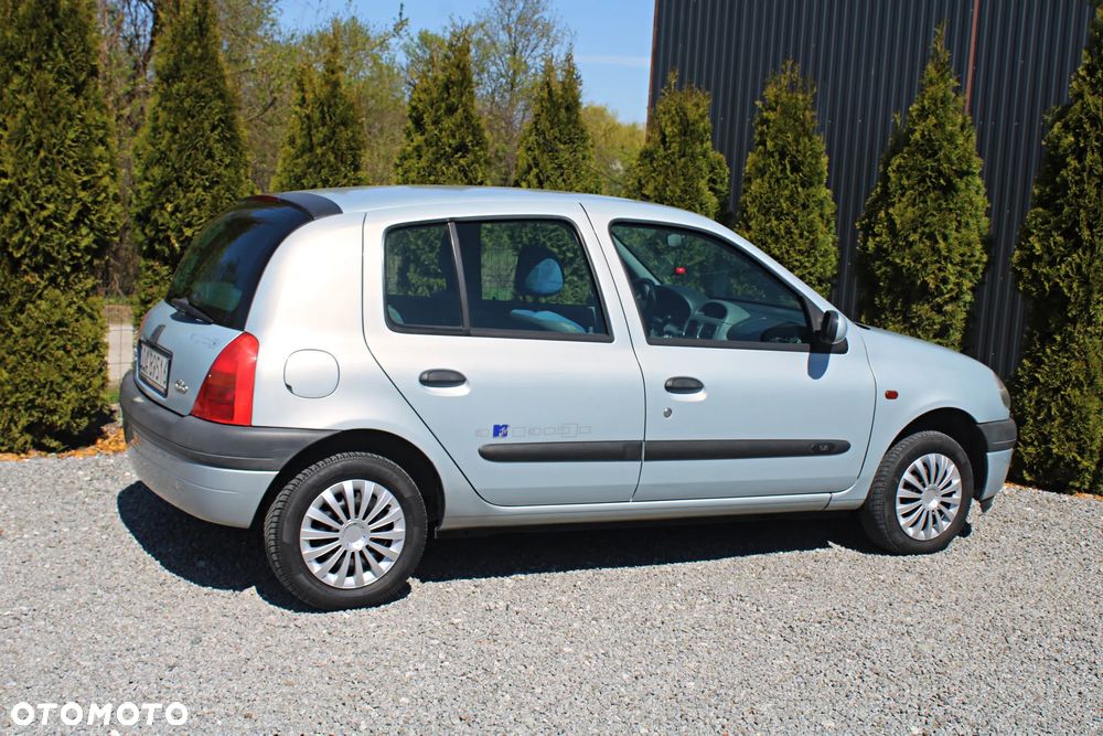 Renault Clio - 14