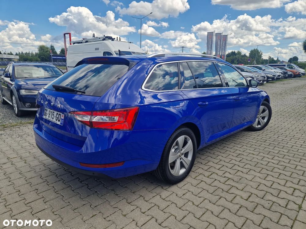 Skoda Superb 2.0 TDI SCR Active DSG - 2