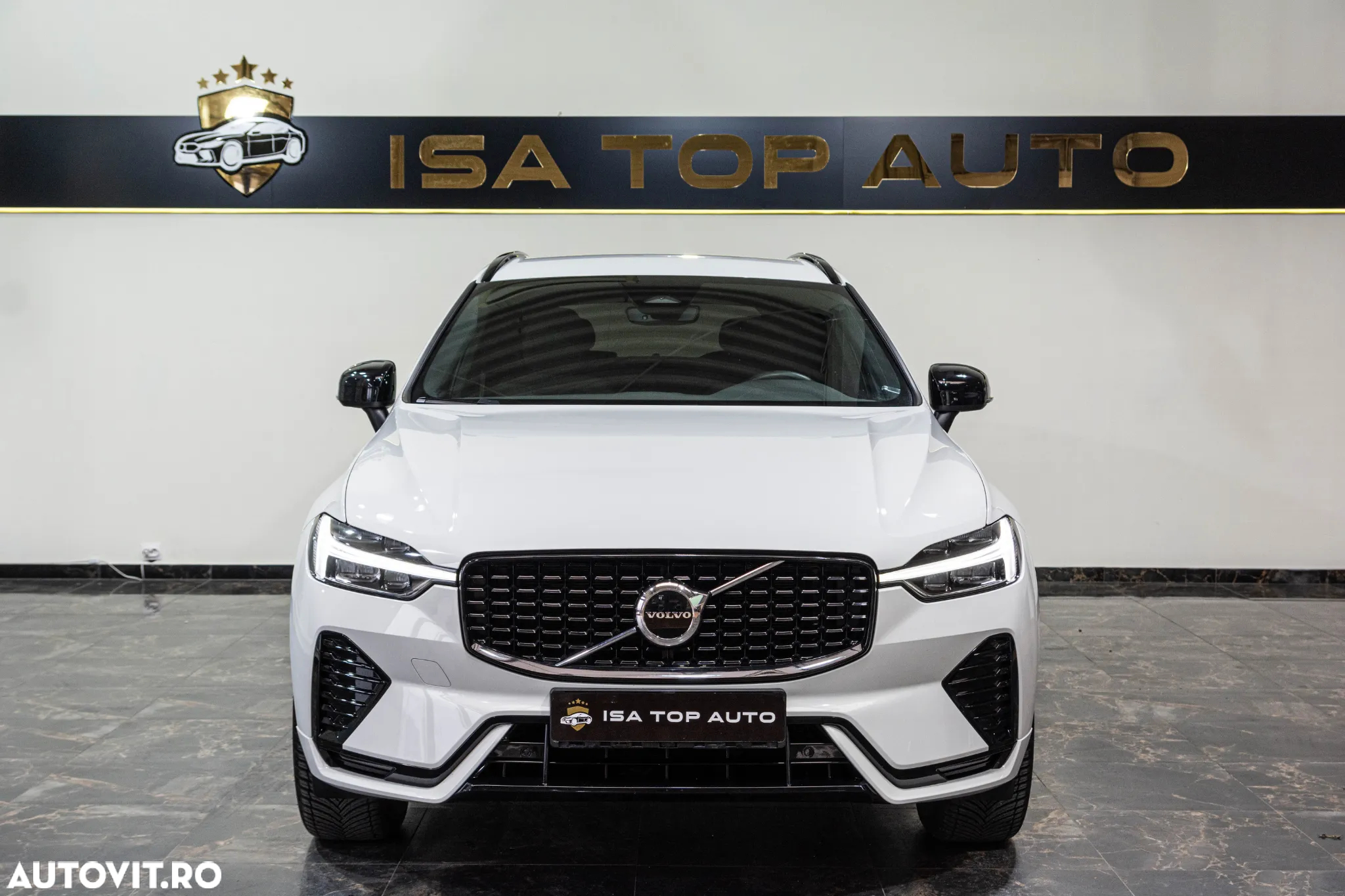 Volvo XC 60 B4 MHEV AT FWD Plus Dark - 2
