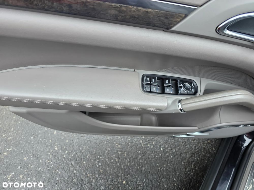 Porsche Cayenne Turbo - 16