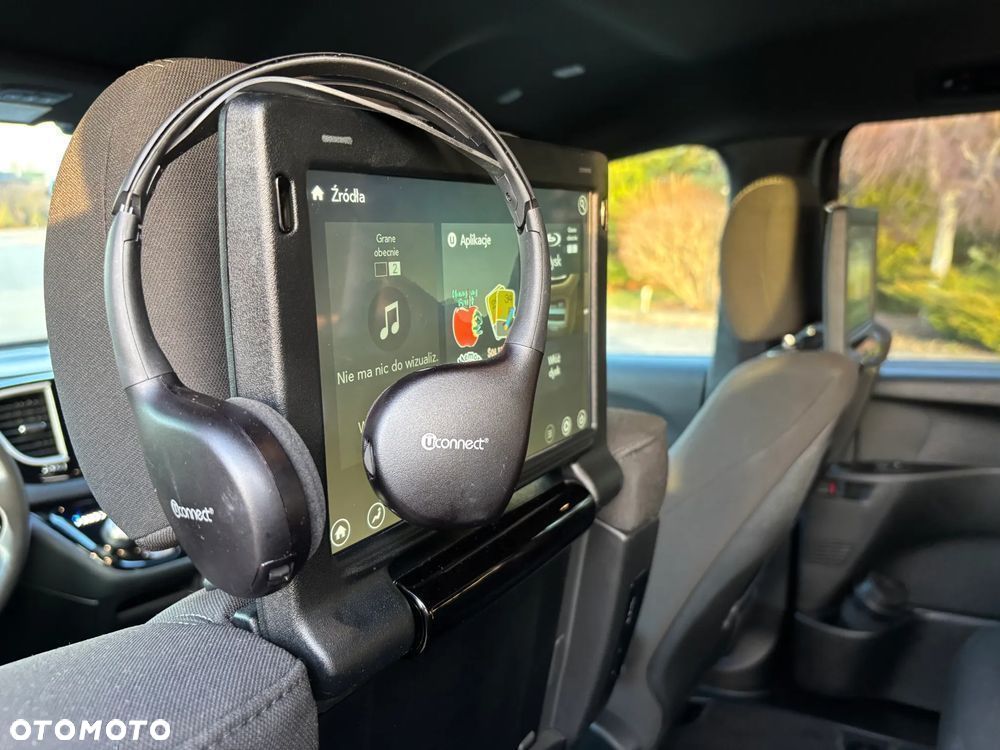 Chrysler Pacifica - 7