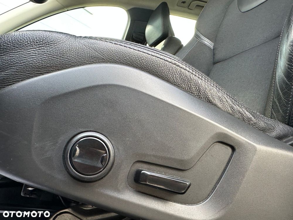 Volvo XC 60 T4 Momentum - 15