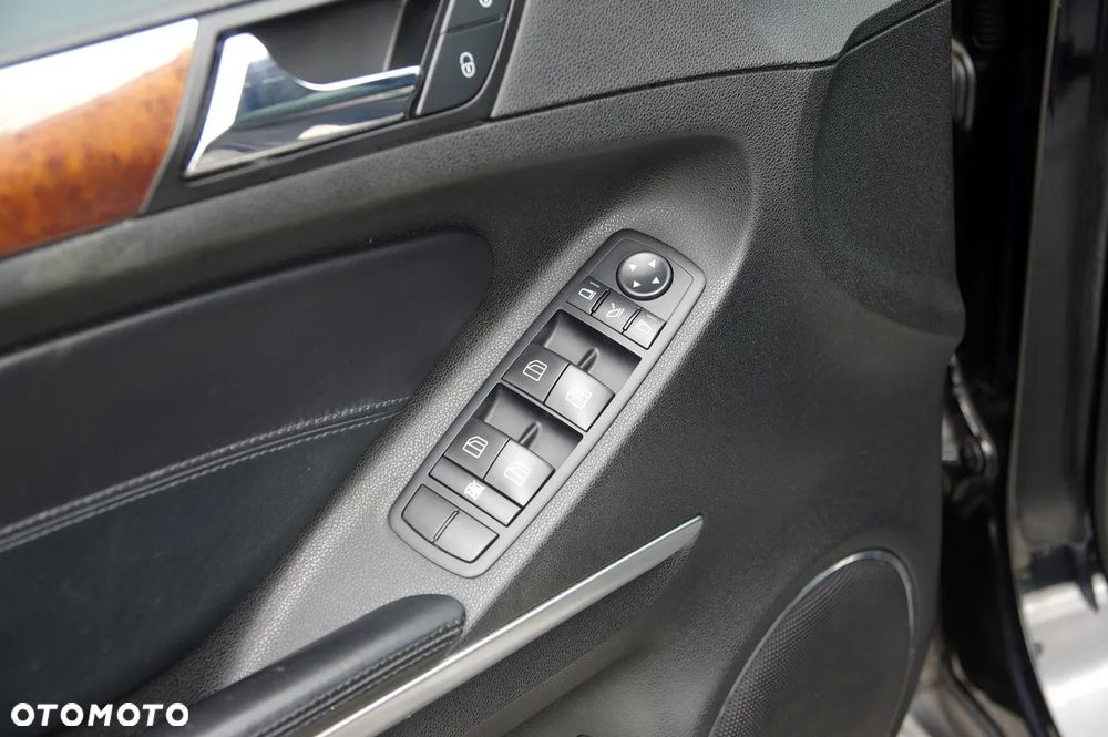 Mercedes-Benz ML 63 AMG 4Matic 7G-TRONIC 10th Anniversary - 19